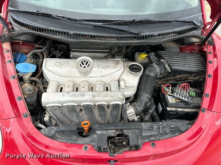 image for item EK0438 2006 Volkswagen New Beetle convertible