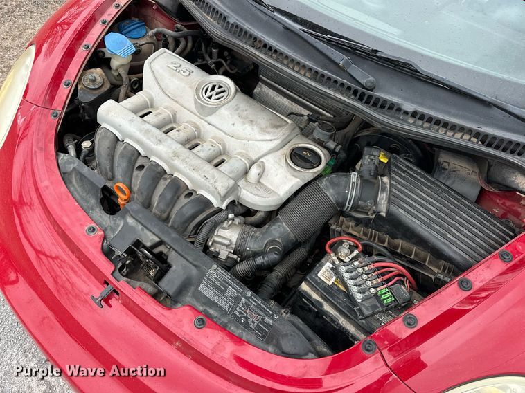 image for item EK0438 2006 Volkswagen New Beetle convertible