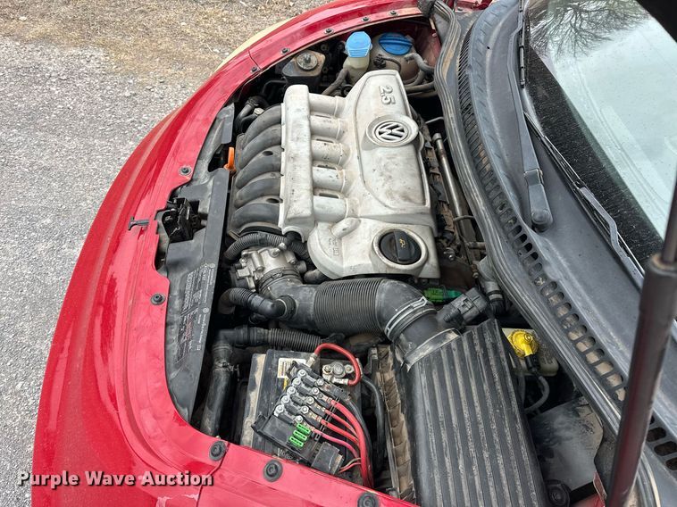 image for item EK0438 2006 Volkswagen New Beetle convertible