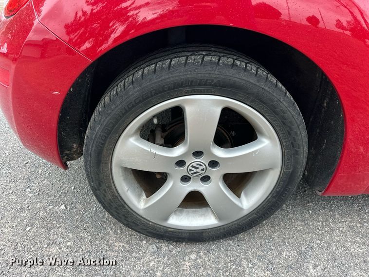 image for item EK0438 2006 Volkswagen New Beetle convertible