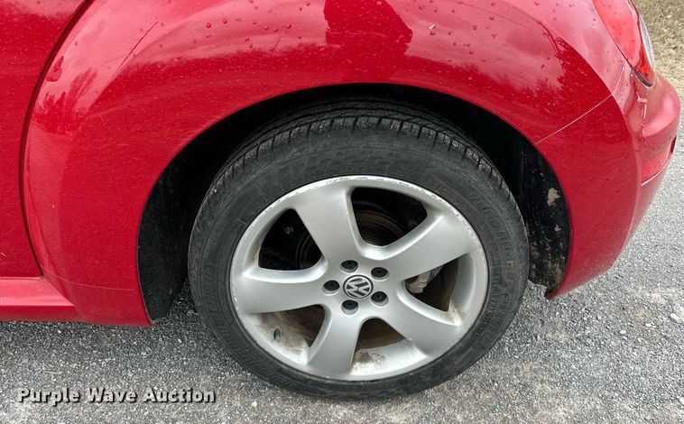 image for item EK0438 2006 Volkswagen New Beetle convertible