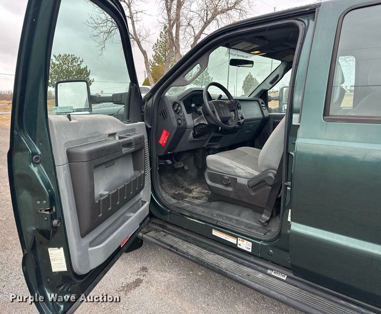 image for item EK0441 2011 Ford F450 Super Duty utility / service truck