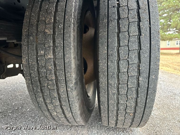 image for item EK0441 2011 Ford F450 Super Duty utility / service truck