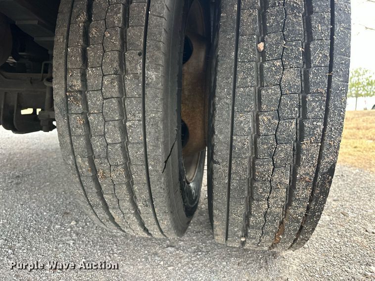 image for item EK0441 2011 Ford F450 Super Duty utility / service truck