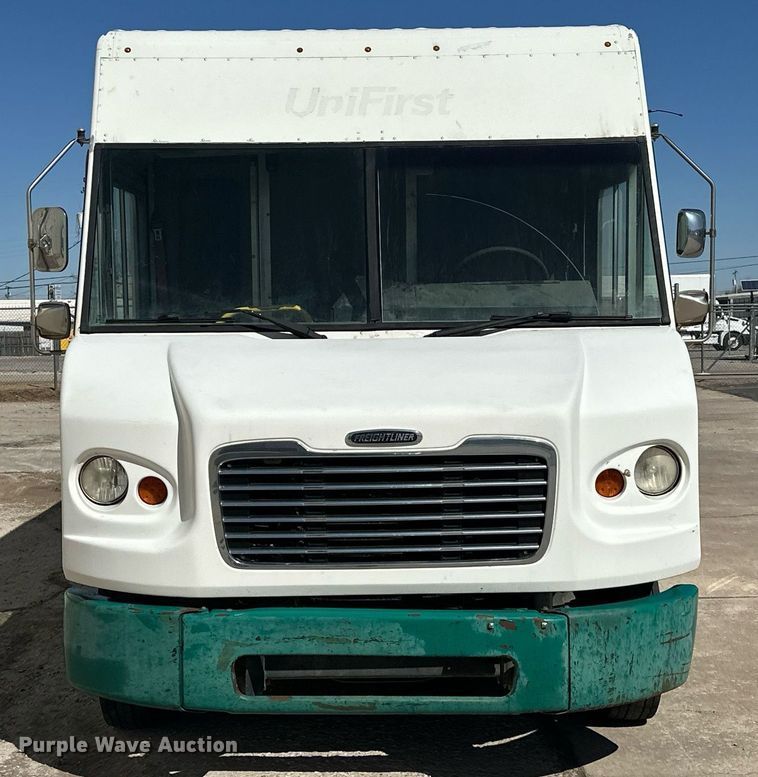 image for item EK0461 2016 Freightliner MT45 delivery truck