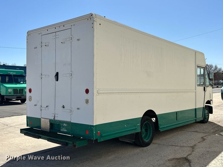 image for item EK0461 2016 Freightliner MT45 delivery truck