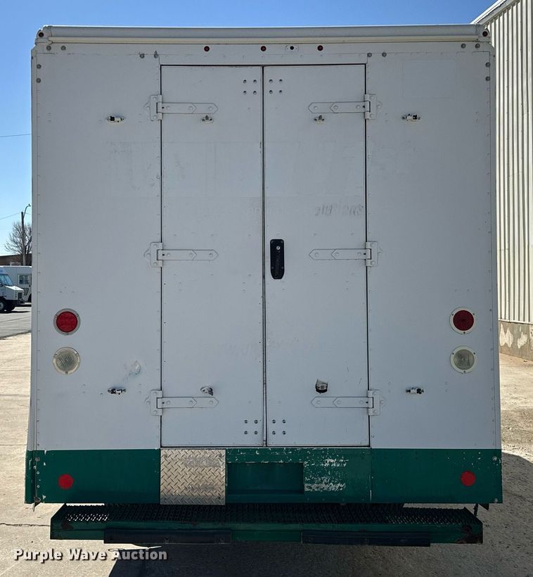 image for item EK0461 2016 Freightliner MT45 delivery truck