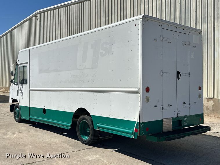 image for item EK0461 2016 Freightliner MT45 delivery truck