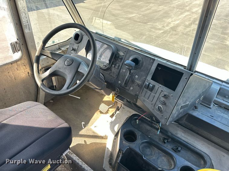 image for item EK0461 2016 Freightliner MT45 delivery truck