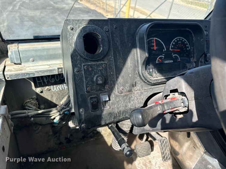 image for item EK0461 2016 Freightliner MT45 delivery truck