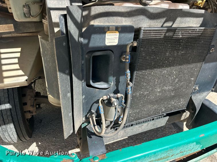 image for item EK0461 2016 Freightliner MT45 delivery truck