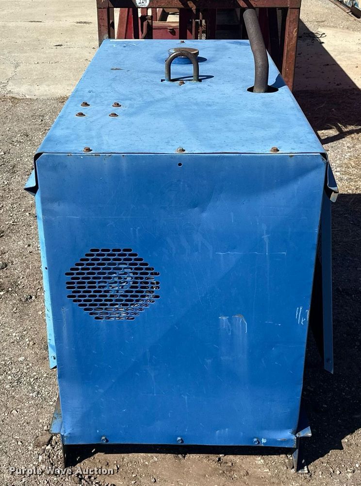 image for item EK0472 Miller Big Blue 400D welder/generator