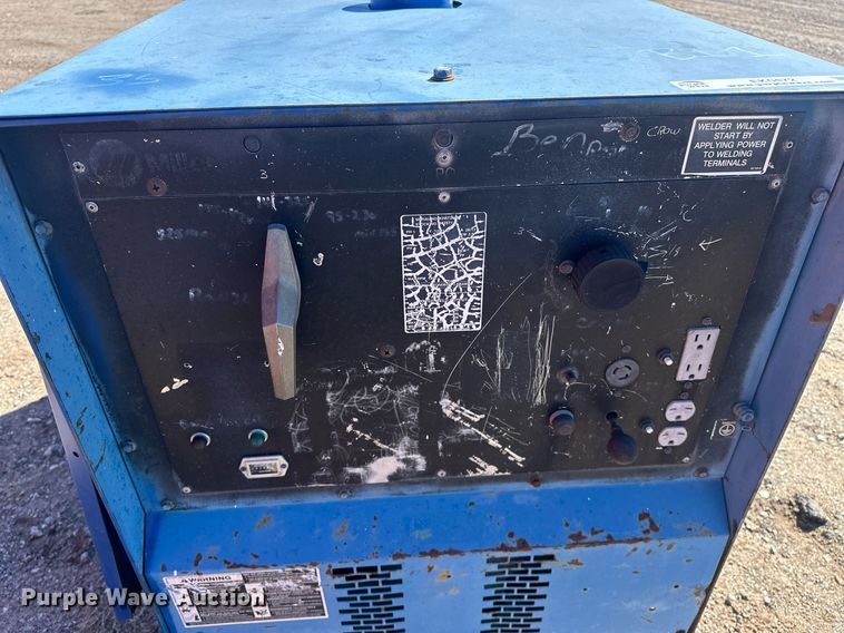 image for item EK0472 Miller Big Blue 400D welder/generator
