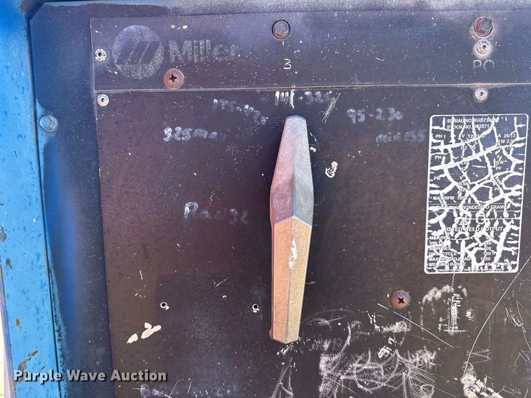 image for item EK0472 Miller Big Blue 400D welder/generator