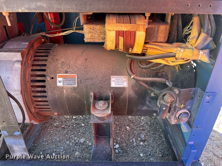image for item EK0472 Miller Big Blue 400D welder/generator