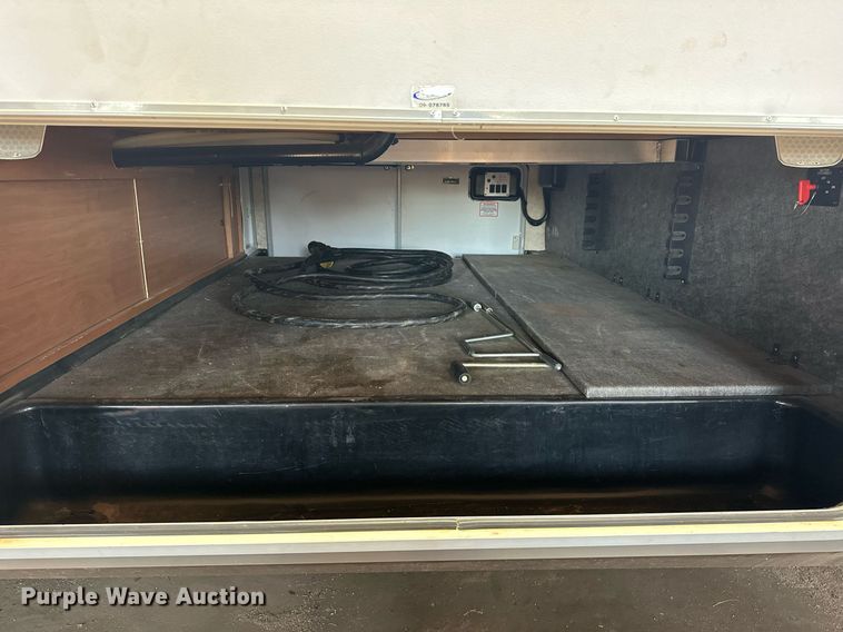 image for item EK0477 2010 Open Range 345RLS camper