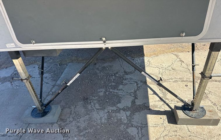 image for item EK0477 2010 Open Range 345RLS camper