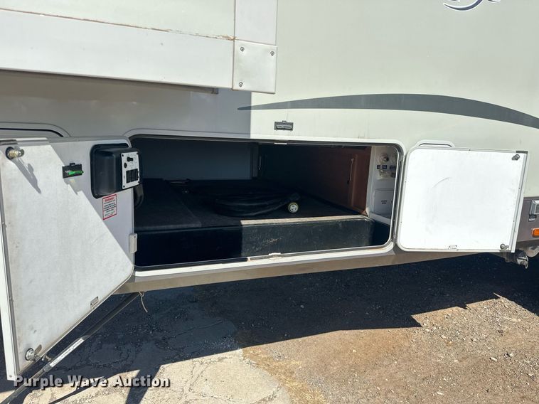 image for item EK0477 2010 Open Range 345RLS camper