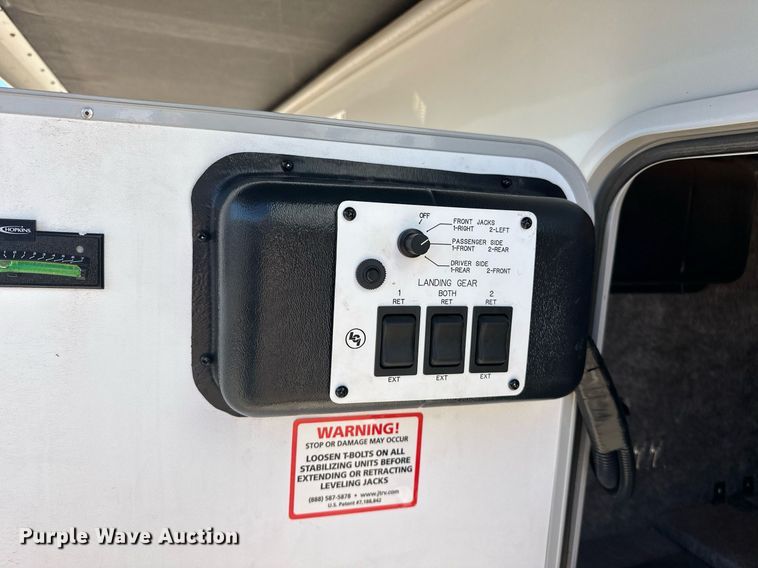 image for item EK0477 2010 Open Range 345RLS camper