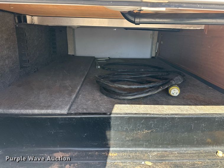 image for item EK0477 2010 Open Range 345RLS camper