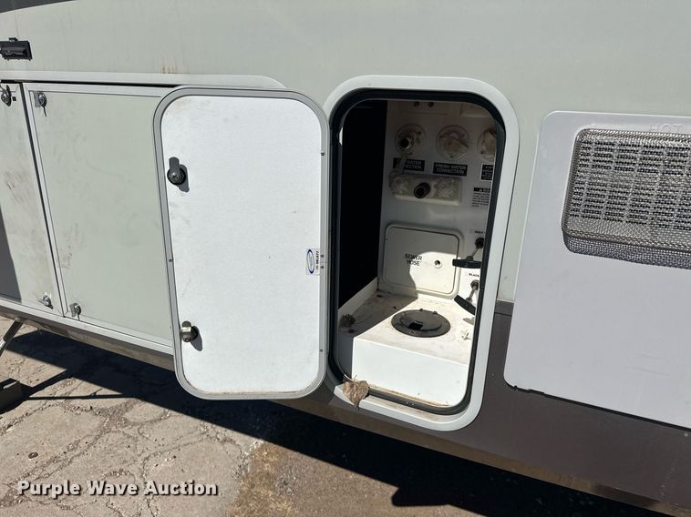 image for item EK0477 2010 Open Range 345RLS camper