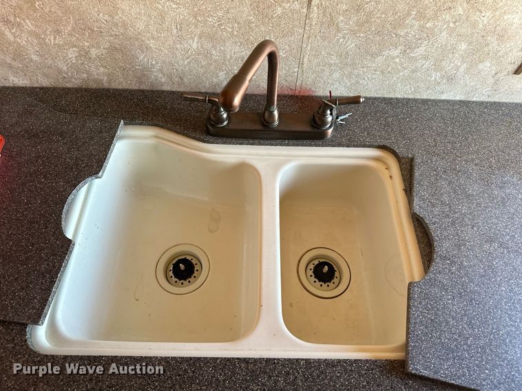 image for item EK0477 2010 Open Range 345RLS camper