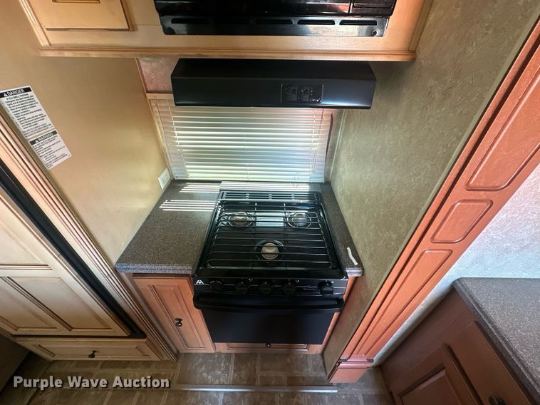 image for item EK0477 2010 Open Range 345RLS camper