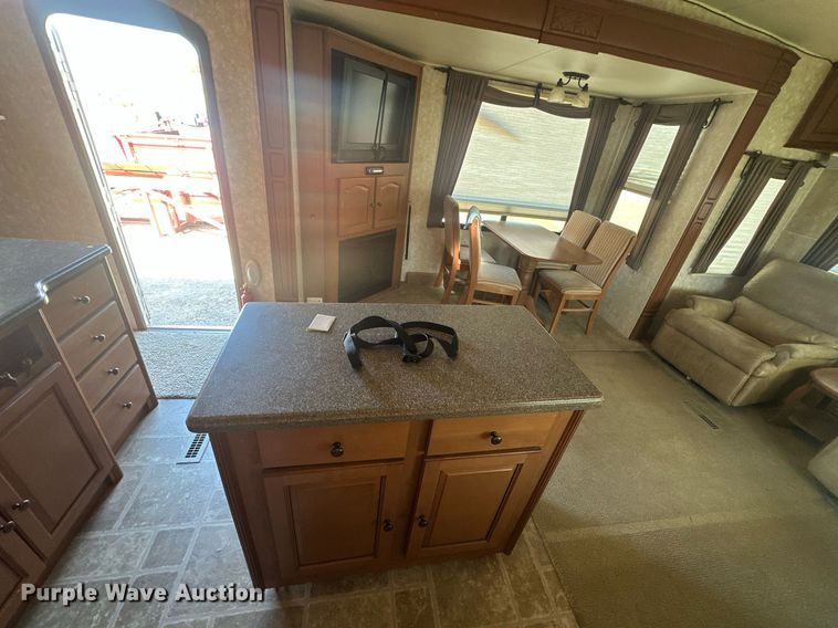 image for item EK0477 2010 Open Range 345RLS camper