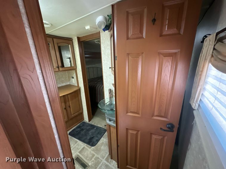 image for item EK0477 2010 Open Range 345RLS camper