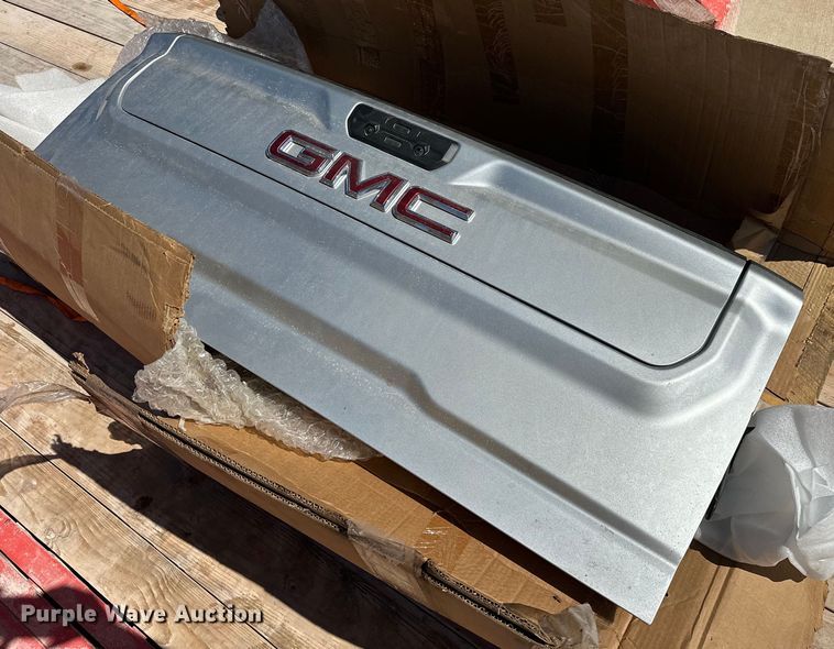 image for item EK0489 Pickup truck tailgate