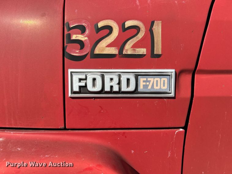 image for item EK2712 1980 Ford F700 Custom Cab pumper fire truck