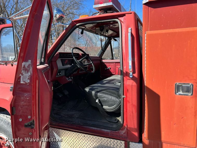 image for item EK2712 1980 Ford F700 Custom Cab pumper fire truck