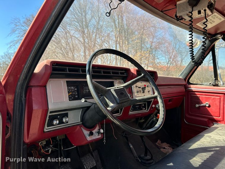 image for item EK2712 1980 Ford F700 Custom Cab pumper fire truck