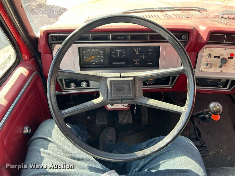 image for item EK2712 1980 Ford F700 Custom Cab pumper fire truck