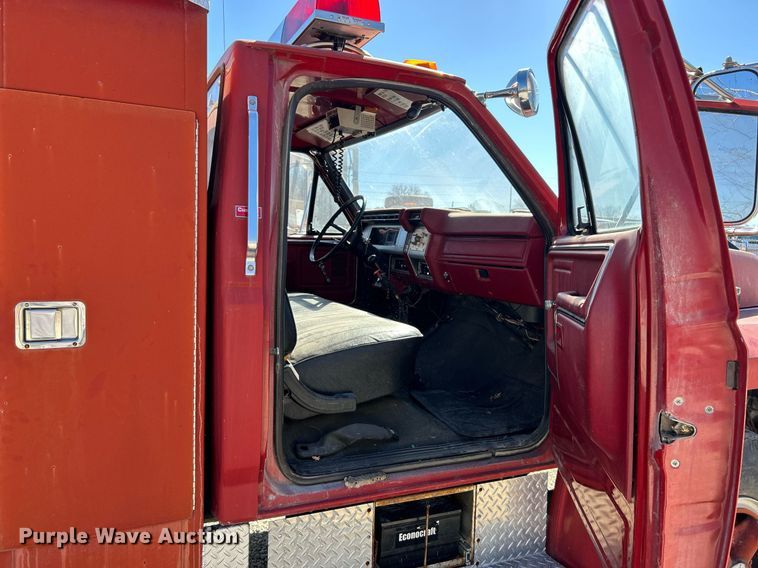 image for item EK2712 1980 Ford F700 Custom Cab pumper fire truck