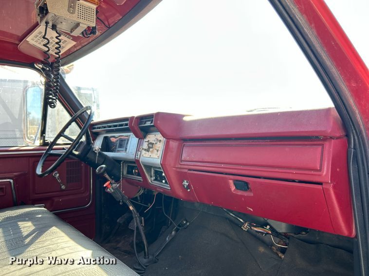 image for item EK2712 1980 Ford F700 Custom Cab pumper fire truck