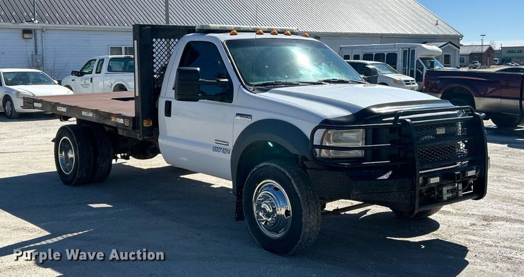 image for item EK2715 2005 Ford F450 Super Duty XL flatbed truck