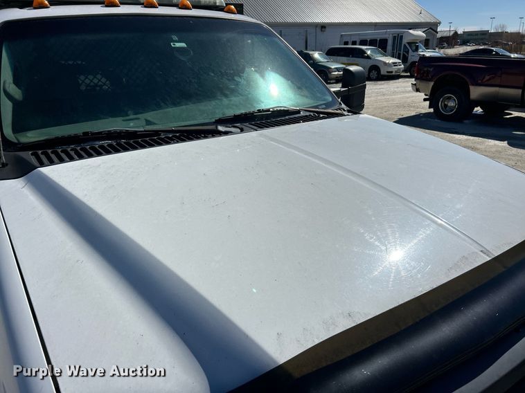 image for item EK2715 2005 Ford F450 Super Duty XL flatbed truck