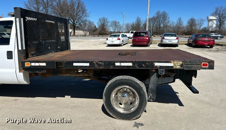 image for item EK2715 2005 Ford F450 Super Duty XL flatbed truck