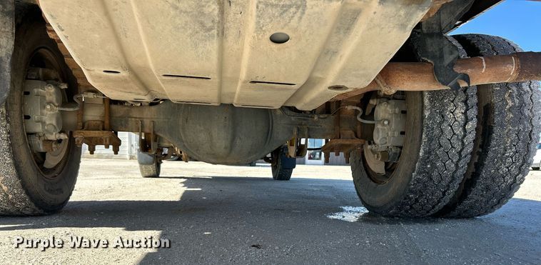 image for item EK2715 2005 Ford F450 Super Duty XL flatbed truck