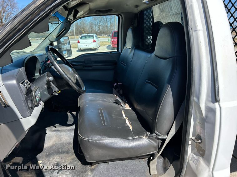 image for item EK2715 2005 Ford F450 Super Duty XL flatbed truck