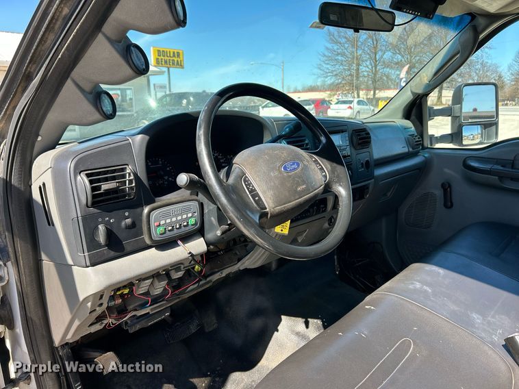 image for item EK2715 2005 Ford F450 Super Duty XL flatbed truck