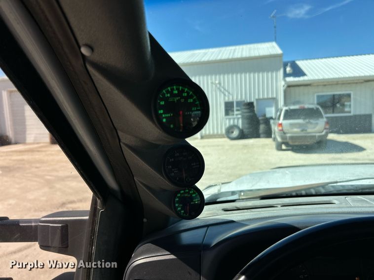 image for item EK2715 2005 Ford F450 Super Duty XL flatbed truck