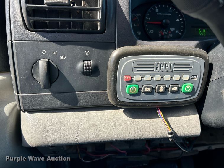 image for item EK2715 2005 Ford F450 Super Duty XL flatbed truck