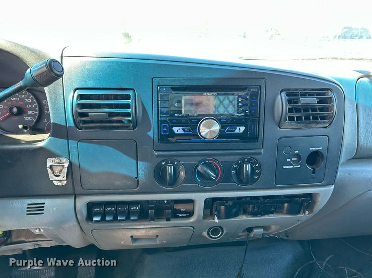 image for item EK2715 2005 Ford F450 Super Duty XL flatbed truck