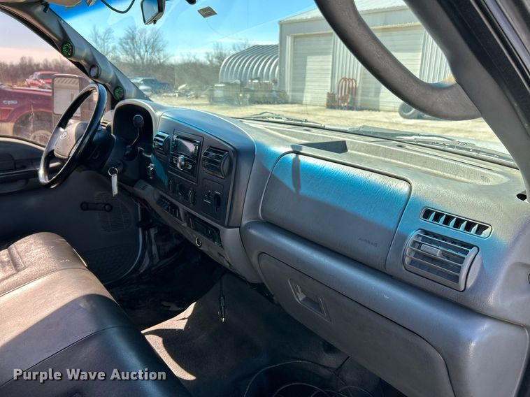 image for item EK2715 2005 Ford F450 Super Duty XL flatbed truck