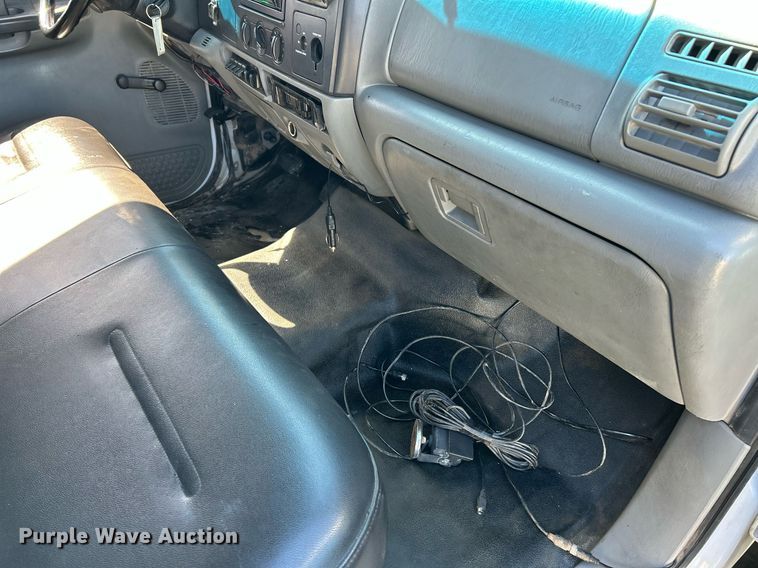 image for item EK2715 2005 Ford F450 Super Duty XL flatbed truck