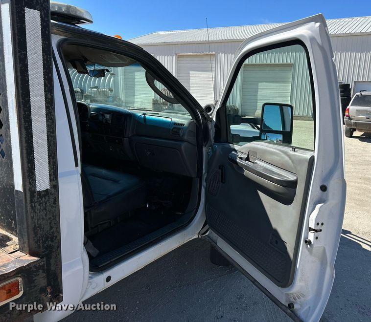 image for item EK2715 2005 Ford F450 Super Duty XL flatbed truck