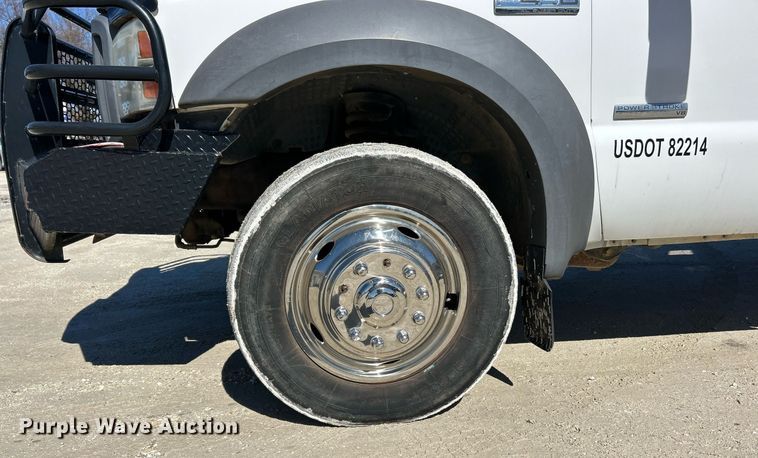 image for item EK2715 2005 Ford F450 Super Duty XL flatbed truck