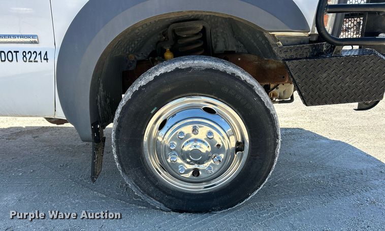 image for item EK2715 2005 Ford F450 Super Duty XL flatbed truck